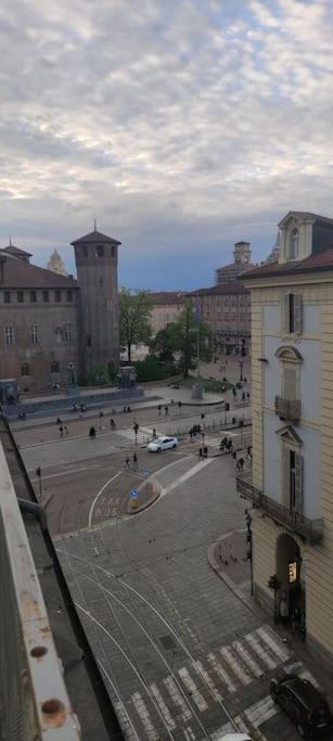 Colazione In Piazza Castello Bed & Breakfast Turin Bagian luar foto